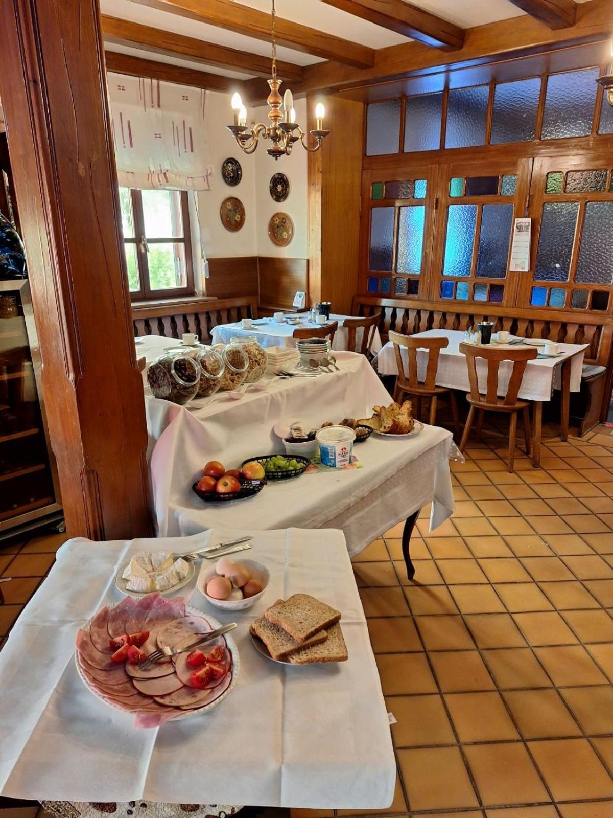 Hotel A La Croix D'Or Sessenheim Eksteriør billede